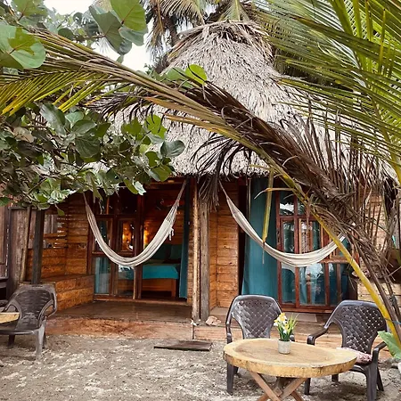 Chill And Surf Mendihuaca Hotel